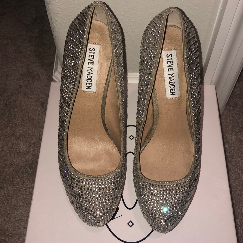 Steve Madden pewter rhinestone/metal detail heels